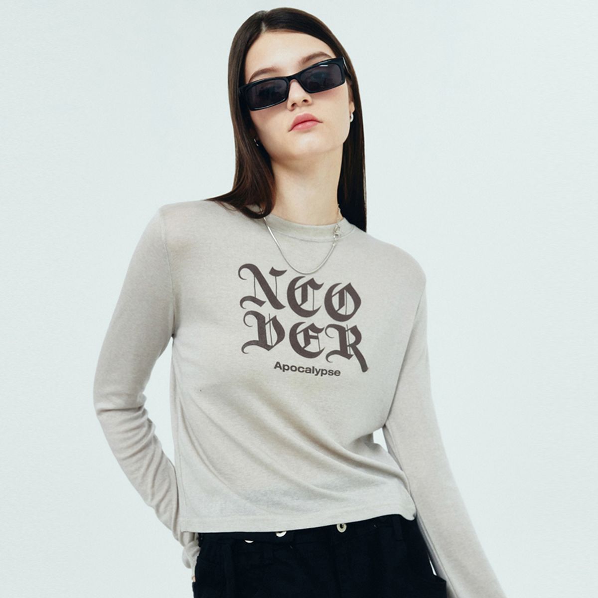 앤커버(NCOVER) NCOVER ROMAN TYPO LONG SLEEVE-BEIGE