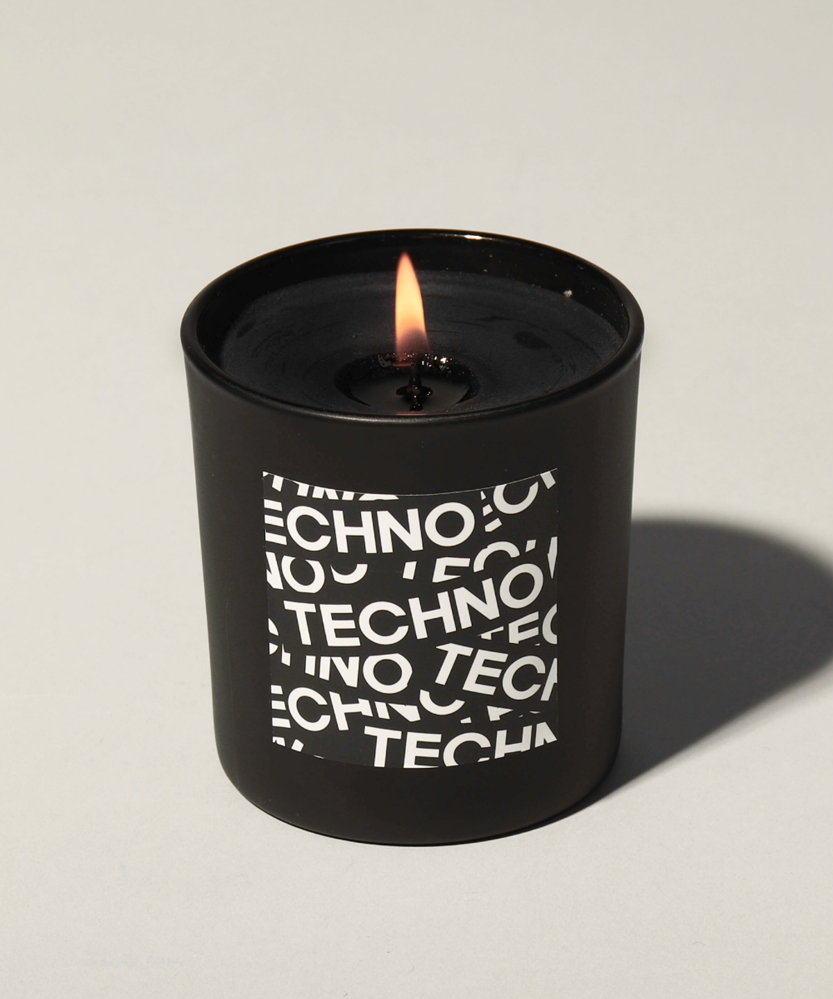 디쉘터(DESHELTER) TECHNO 7oz 블랙 시더우드 우디 스모키향 소이캔들