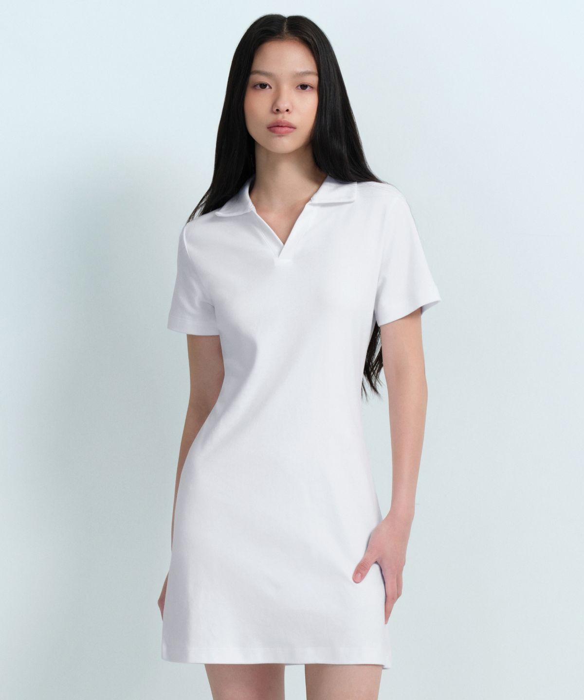 무신사 스탠다드 우먼(MUSINSA STANDARD WOMAN) 우먼즈 슬릿 넥 폴로 원피스 [화이트]