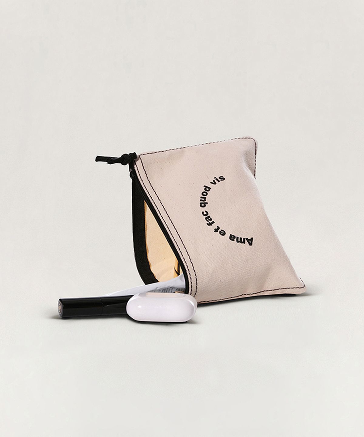 투오(TUO) MOBLE POUCH BAG_ECRU
