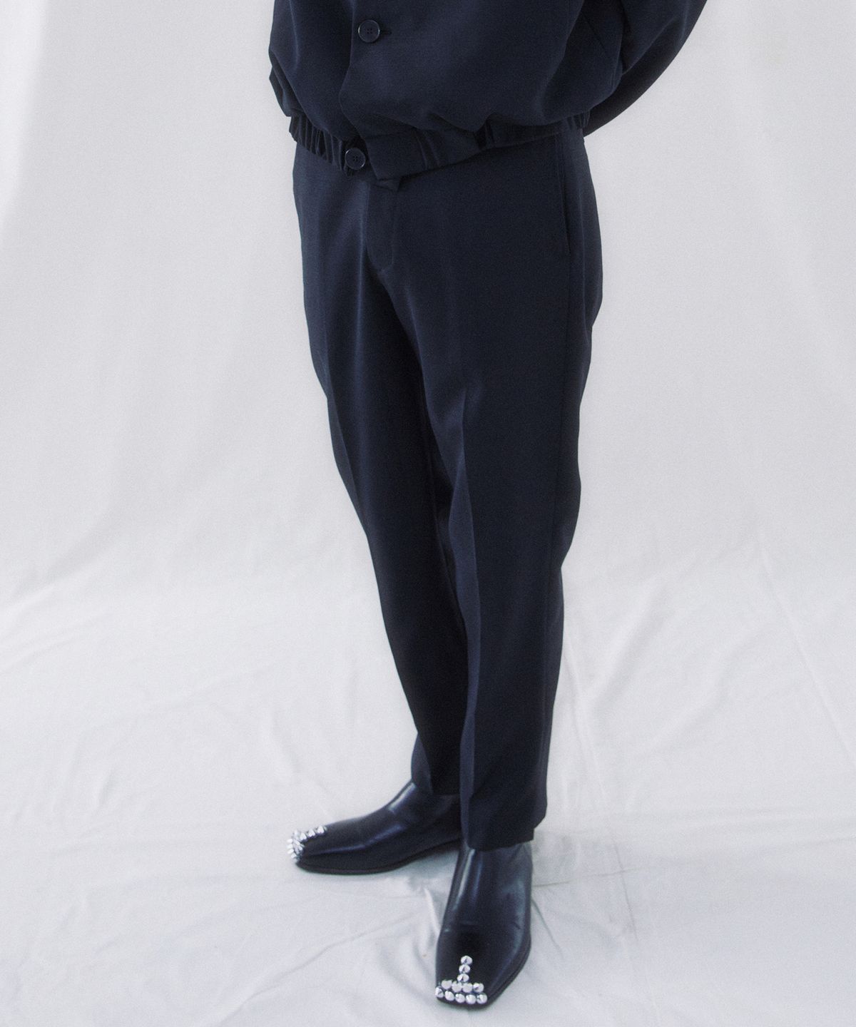 핀스드룩(FINSDRUCK) EDGE SIDE SLIT STRAIGHT SLACKS(BLACK)