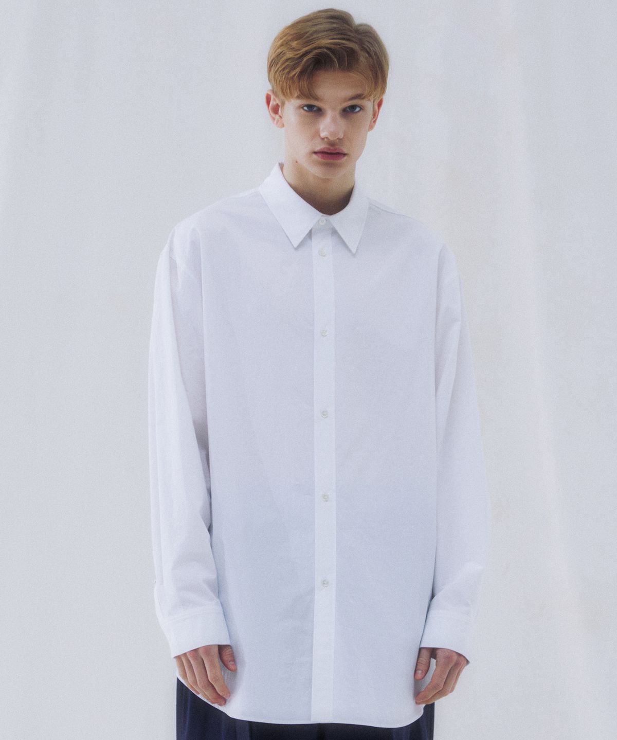 핀스드룩(FINSDRUCK) ESSENTIAL PAPERY TOUCH OVERSIZED SHIRTS (WHITE)