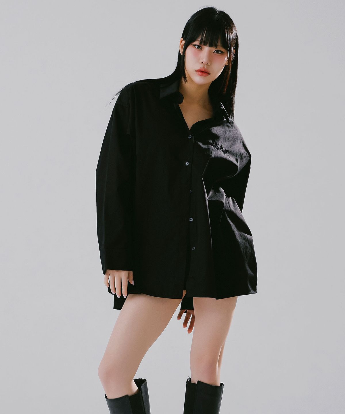 카가미엘(KAGAMI.L) OVERSIZE BACK INCISION SHIRT BLACK