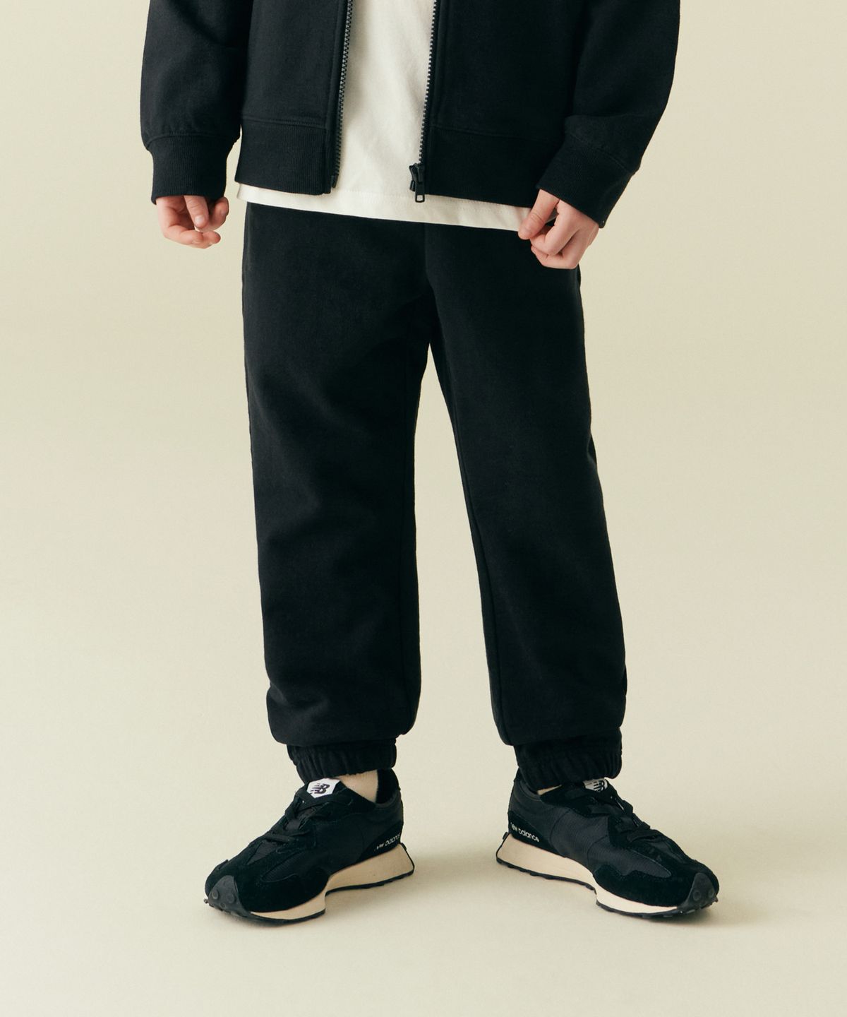 무신사 스탠다드 키즈(MUSINSA STANDARD KIDS) 베이식 스웨트 팬츠 [블랙]