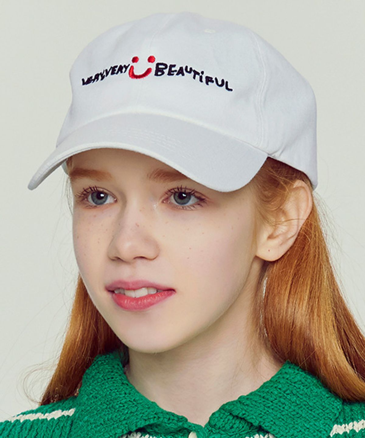 이지지(EEGEEGEE) Ververy Ball Cap [White]