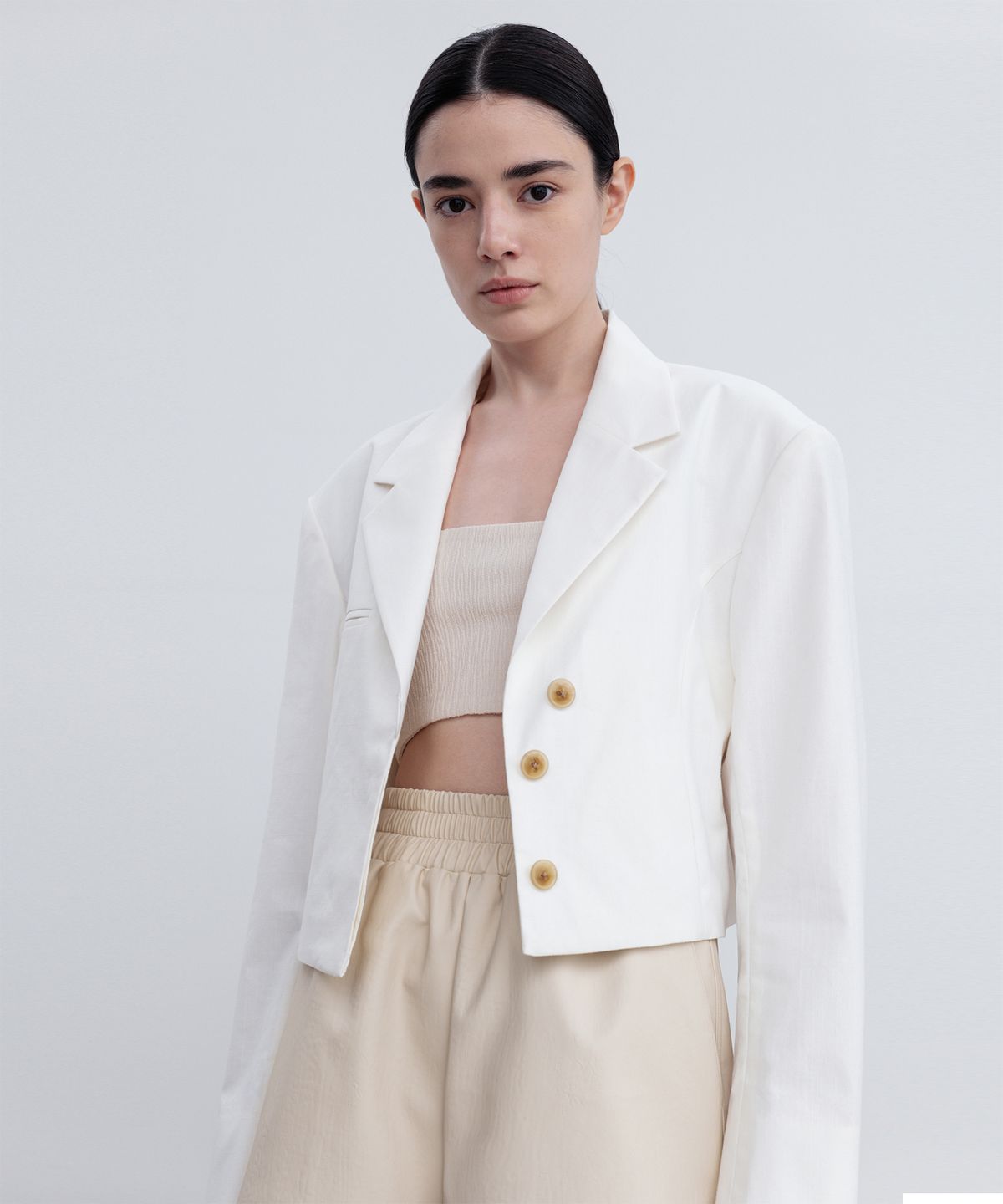 리이(RE RHEE) SEMI OVERSIZED CROPPED BLAZER JACKET