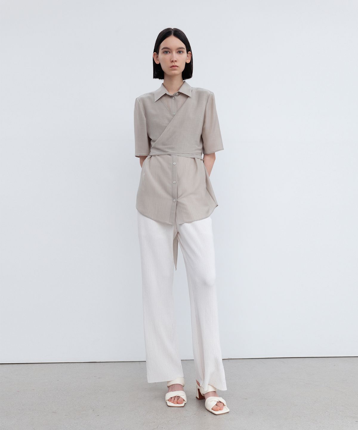 리이(RE RHEE) HIGH RISE PLEATED PANTS IV