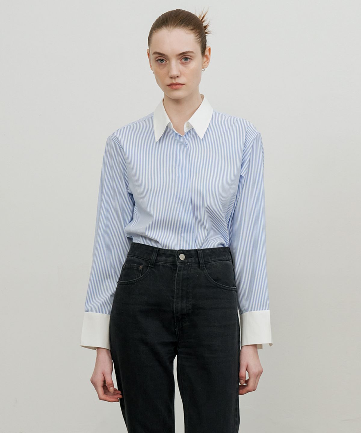 실른(SILN) Hidden button cuffs detail stripe shirt (BLUE STRIPE)