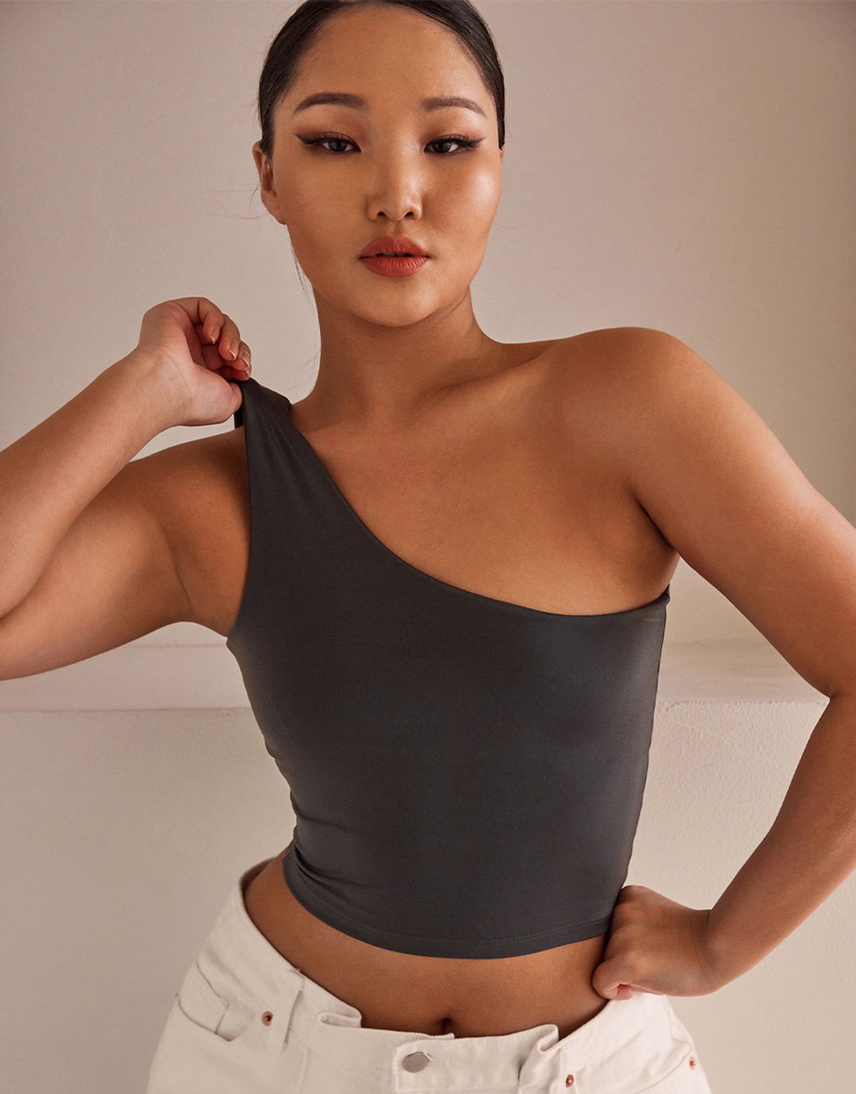 탑걸(TOPGIRL) DOUBLE SKIN ONE SHOULDER TOP_T216TP103