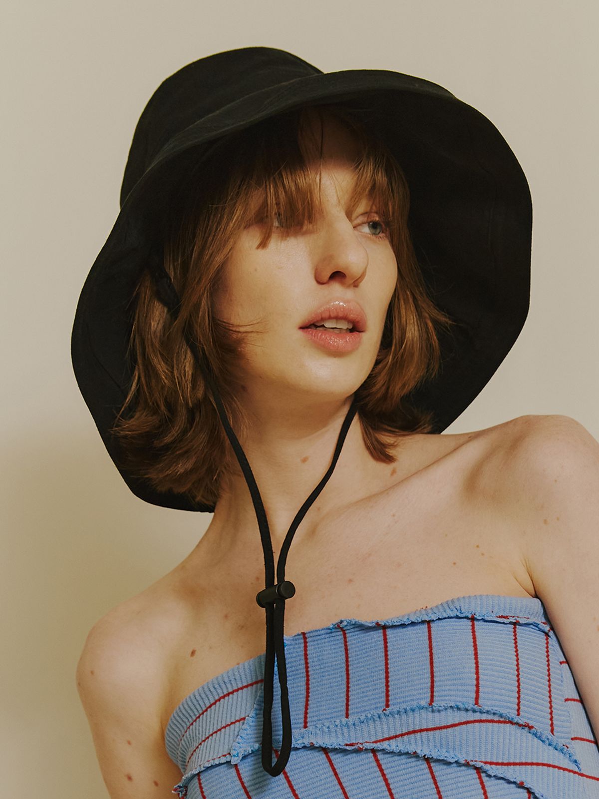 포에지담(POESIEDAME) [The shelter] Wide bucket hat in black