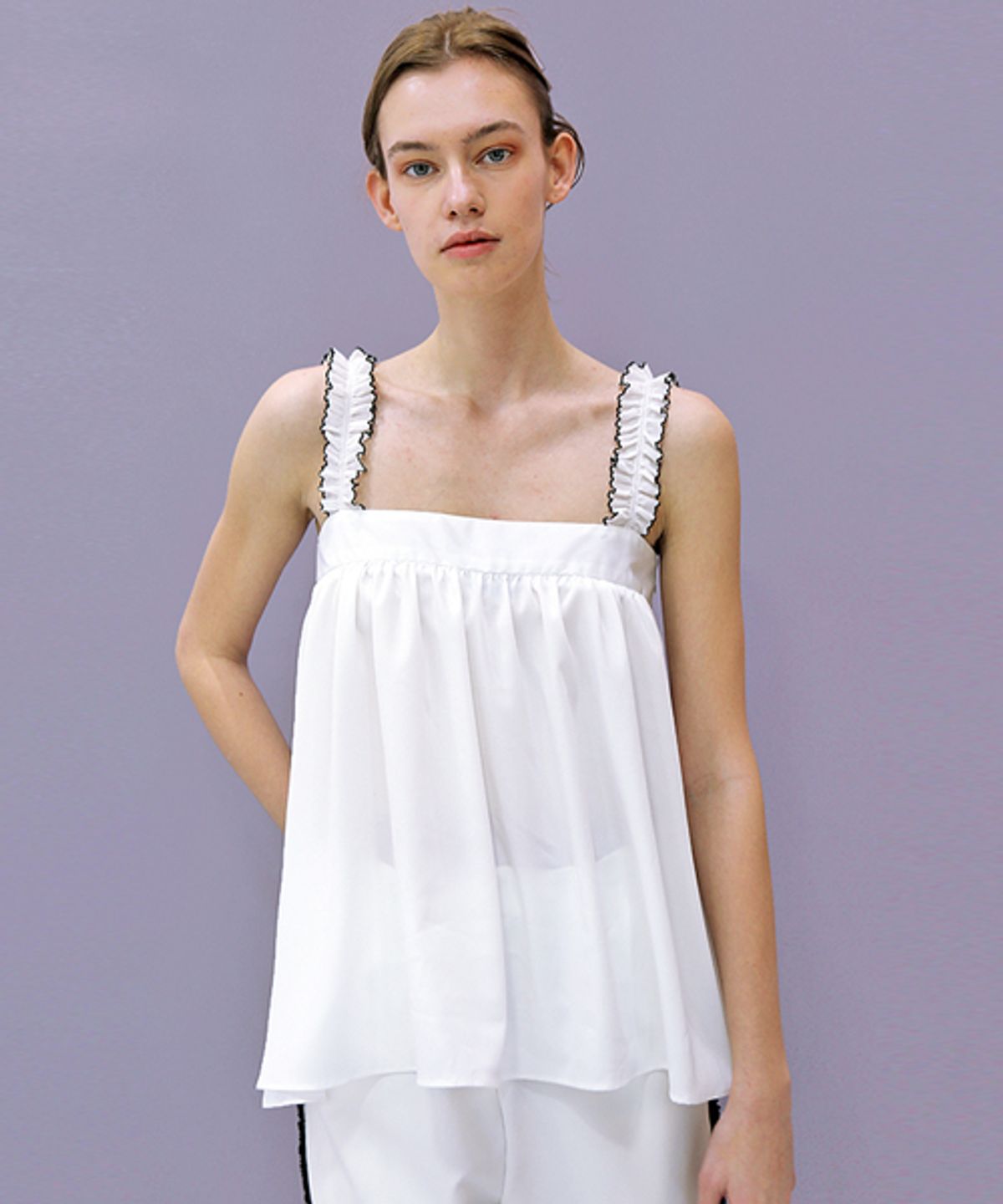 데미지니모닉(DAMAGE MNEMONIC) 프릴 나시 화이트 블라우스_Frill sleeveless WH BL