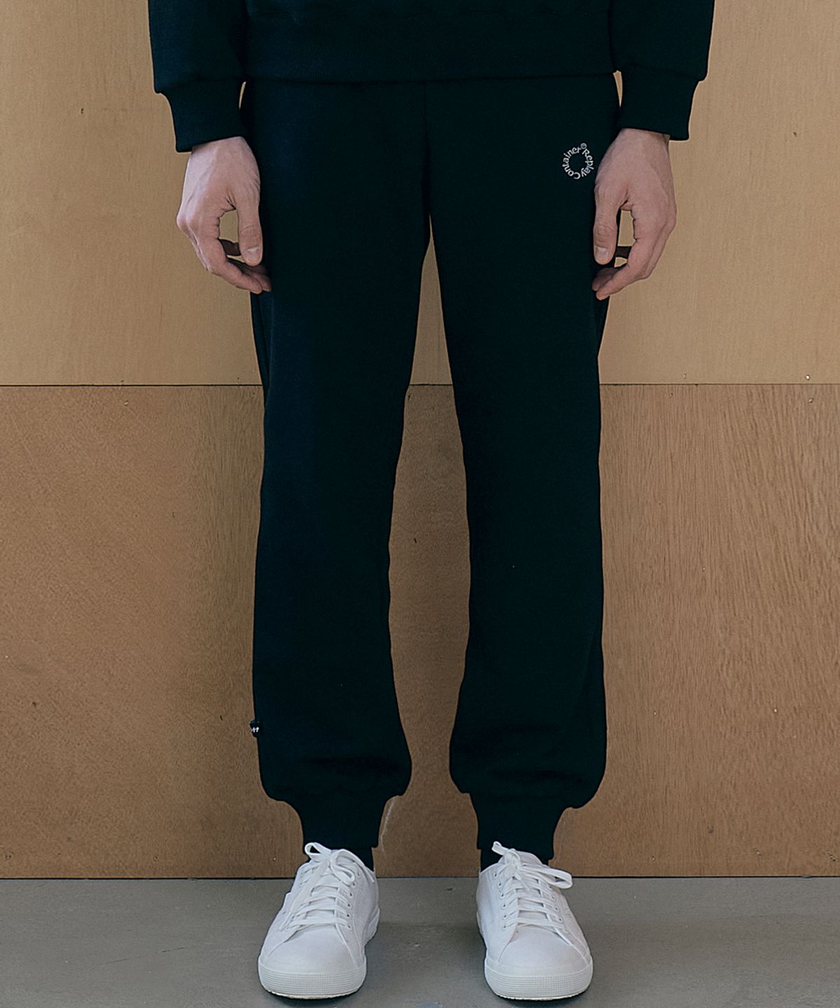 리플레이컨테이너(REPLAY CONTAINER) RC round logo jogger pants (black)