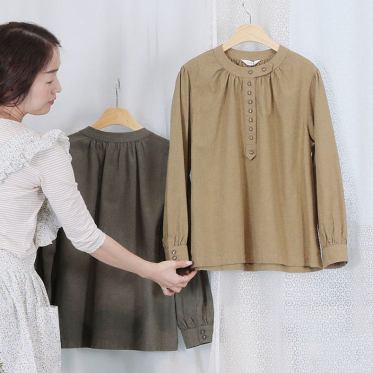 스타일바이미인(STYLEBYMIIN) 잔체크버튼블라우스