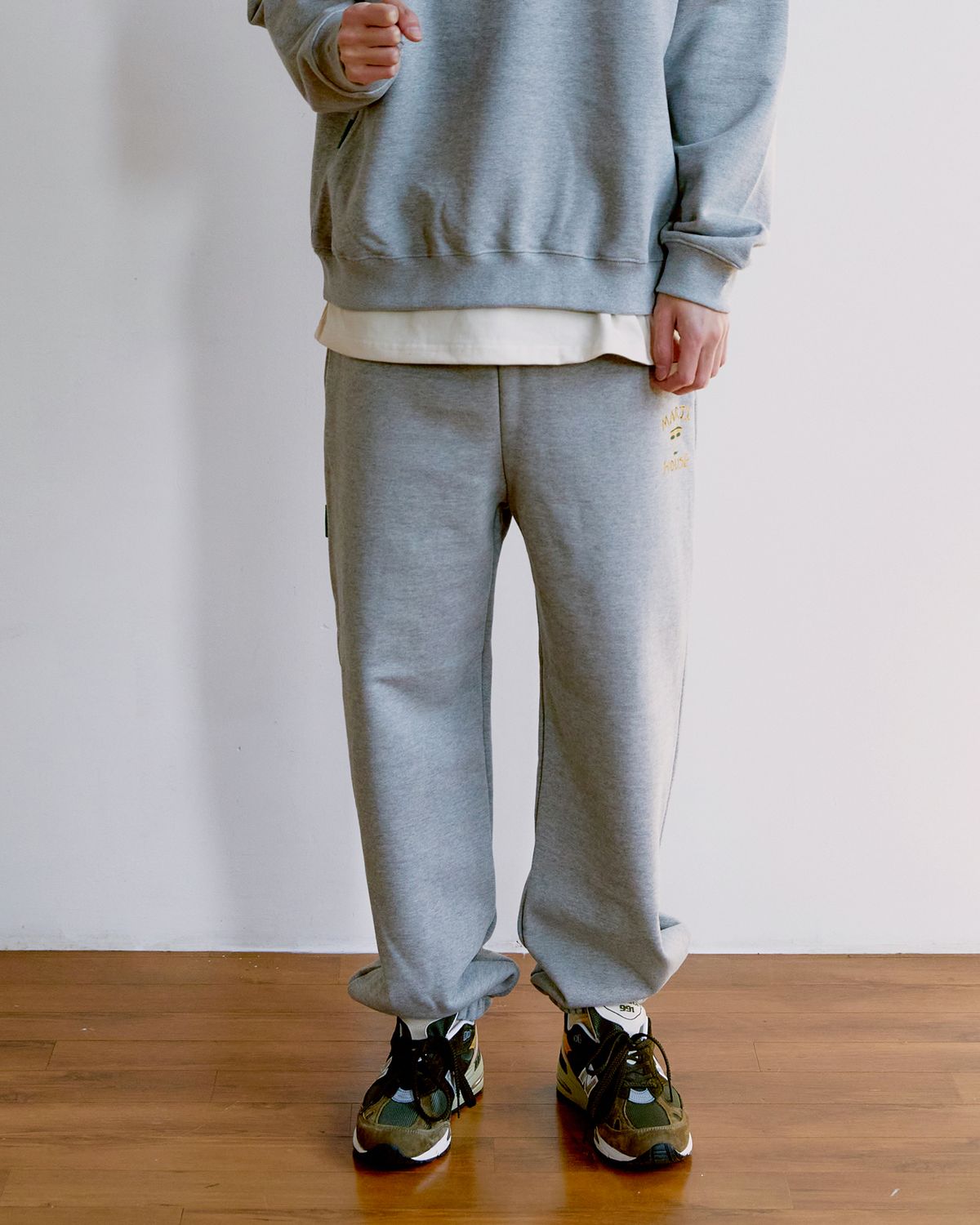 마르지하우스(MARJI HOUSE) Vintage logo sweat pants Gray
