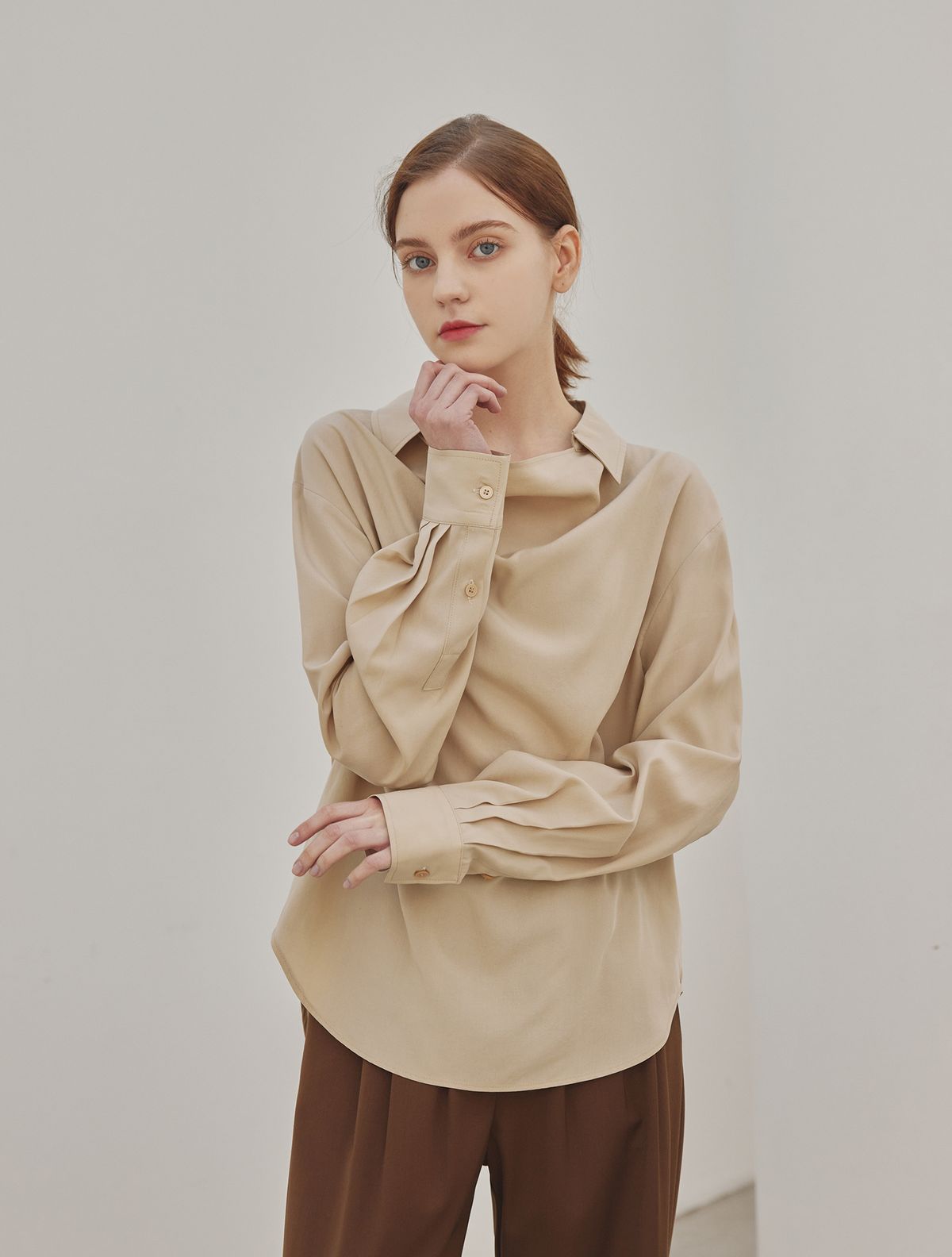 에이리프(A.RIFF) Alina drape collar blouse_BEIGE