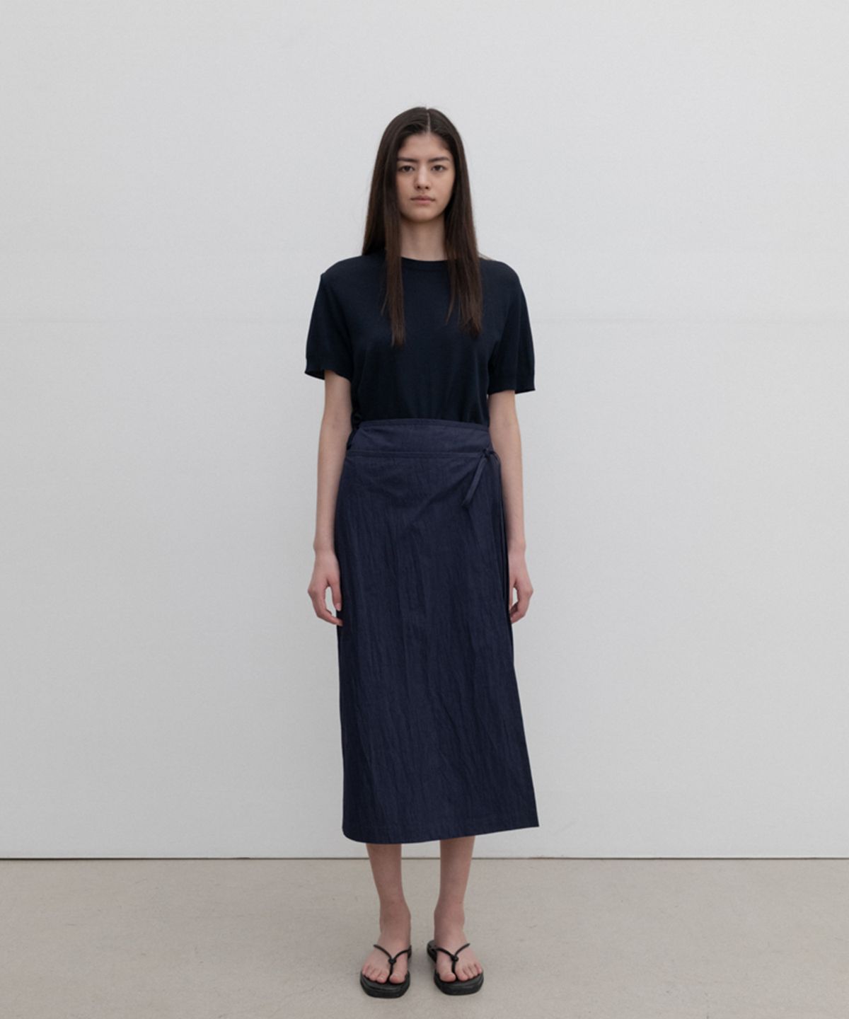 수수무(SUSUMU) CHELSEA SKIRT - NAVY