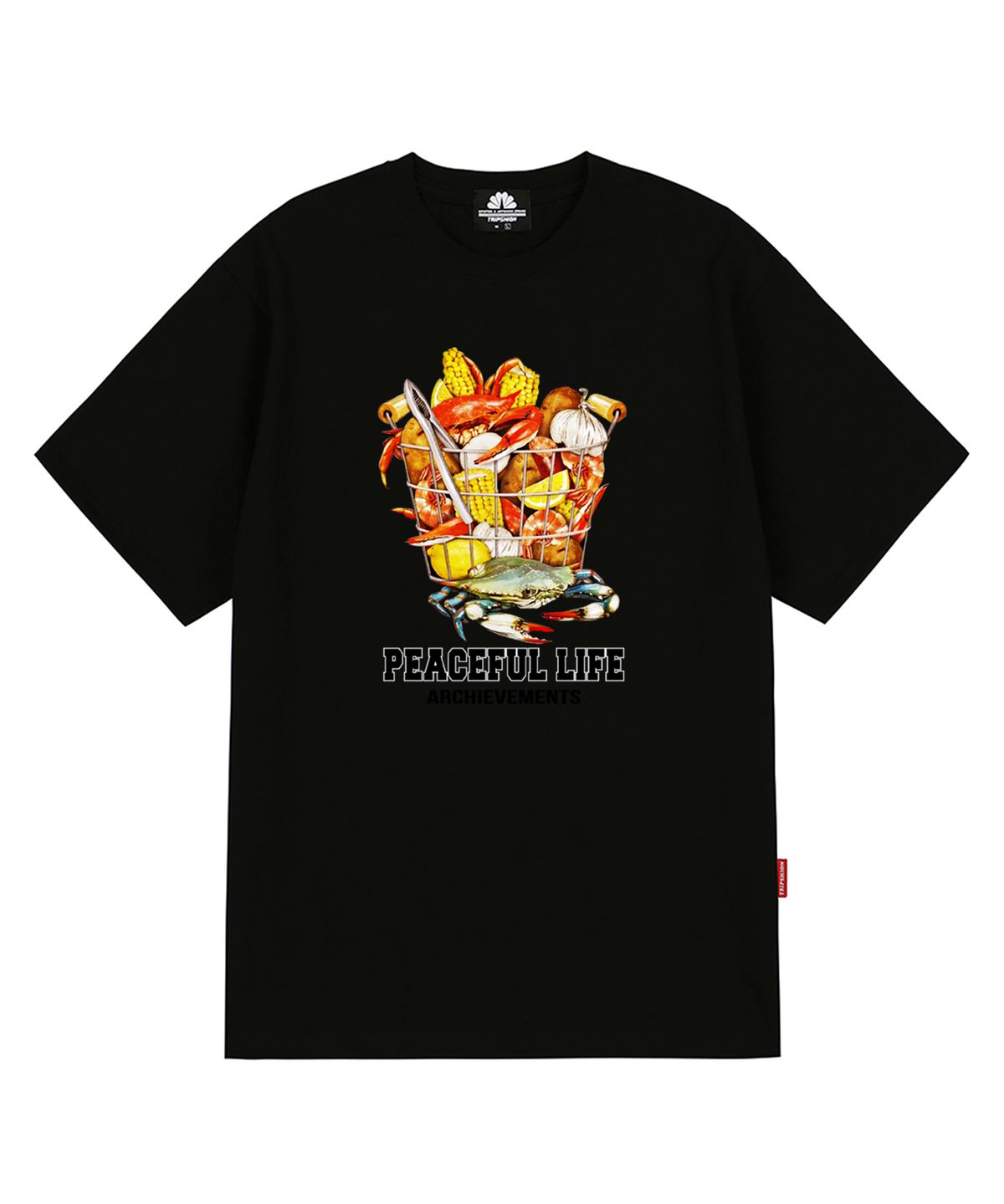 트립션(TRIPSHION) SEAFOOD BASKET GRAPHIC 티셔츠 - 블랙