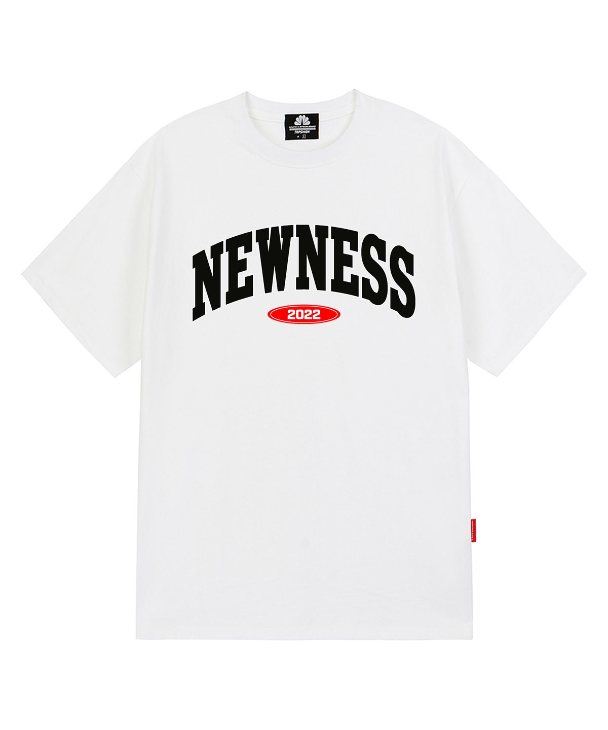 트립션(TRIPSHION) NEWNESS VARSITY LOGO 티셔츠 - 화이트