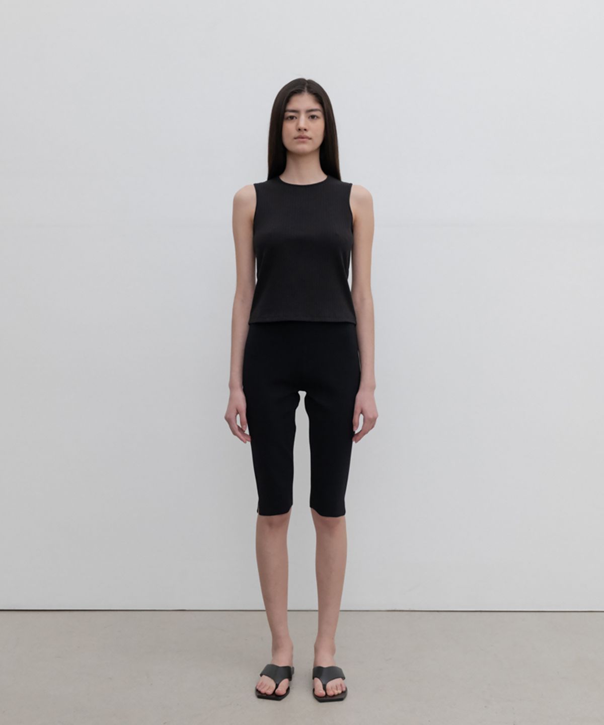 수수무(SUSUMU) CAPRI LEGGINS - BLACK