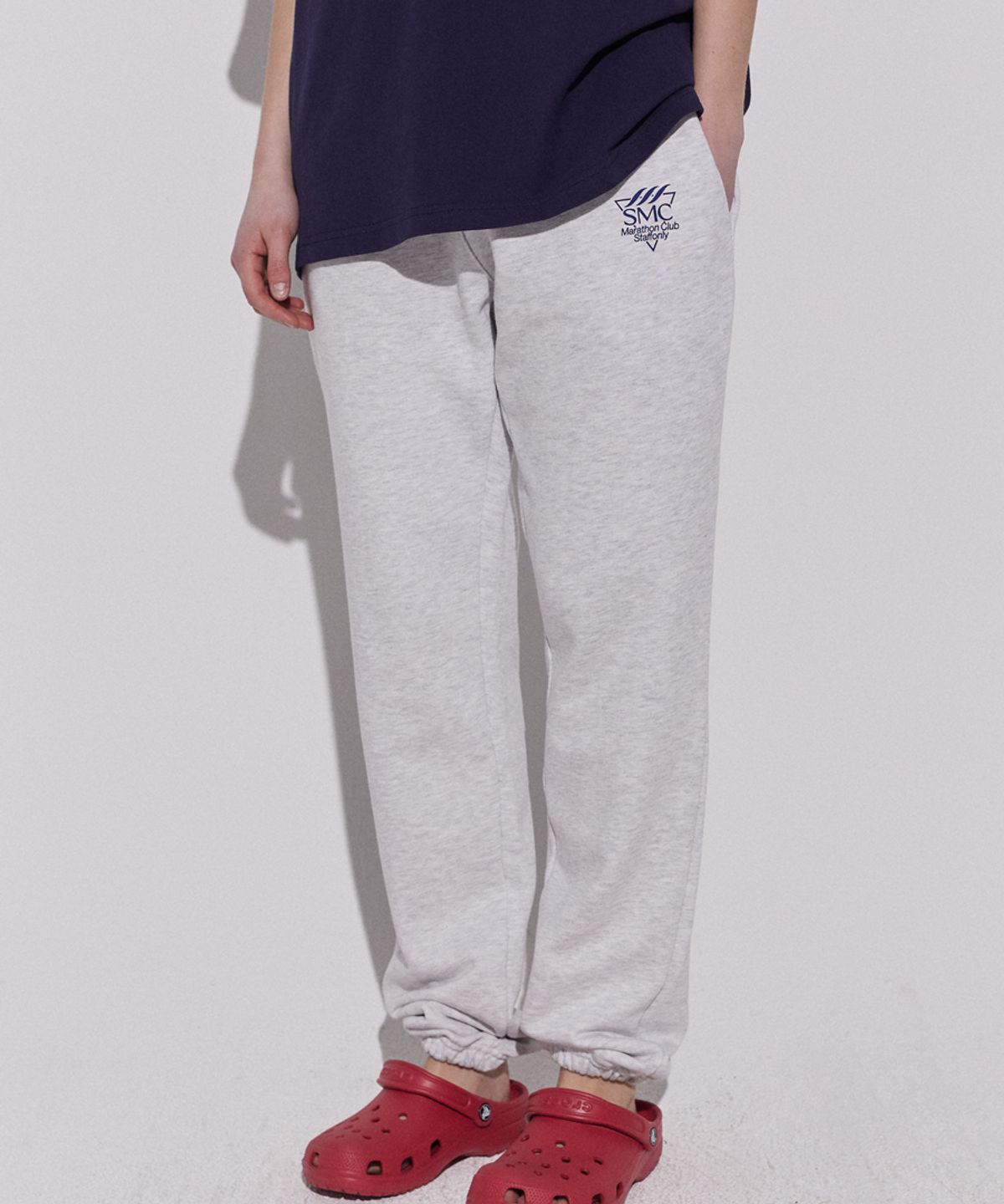 스텝온리(STAFFONLY) TORCHLIGHT SWEATPANTS (MELANGE WHITE)