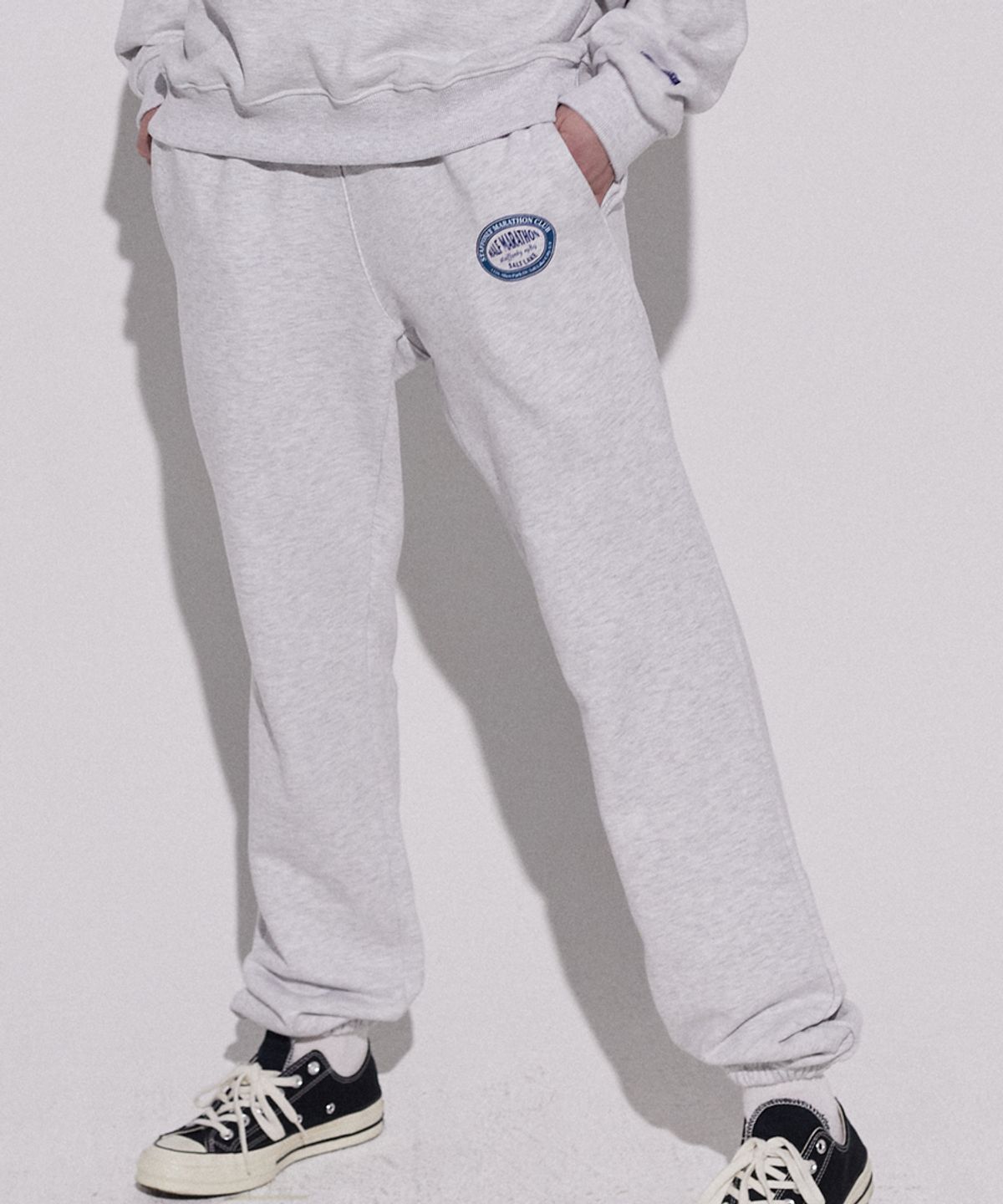 스텝온리(STAFFONLY) CIRCLE SWEATPANTS (MELANGE WHITE)