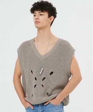 ESSENTIAL_UNISEX Eclipse Argyle Hole Knit Vest [Mocha Beige]