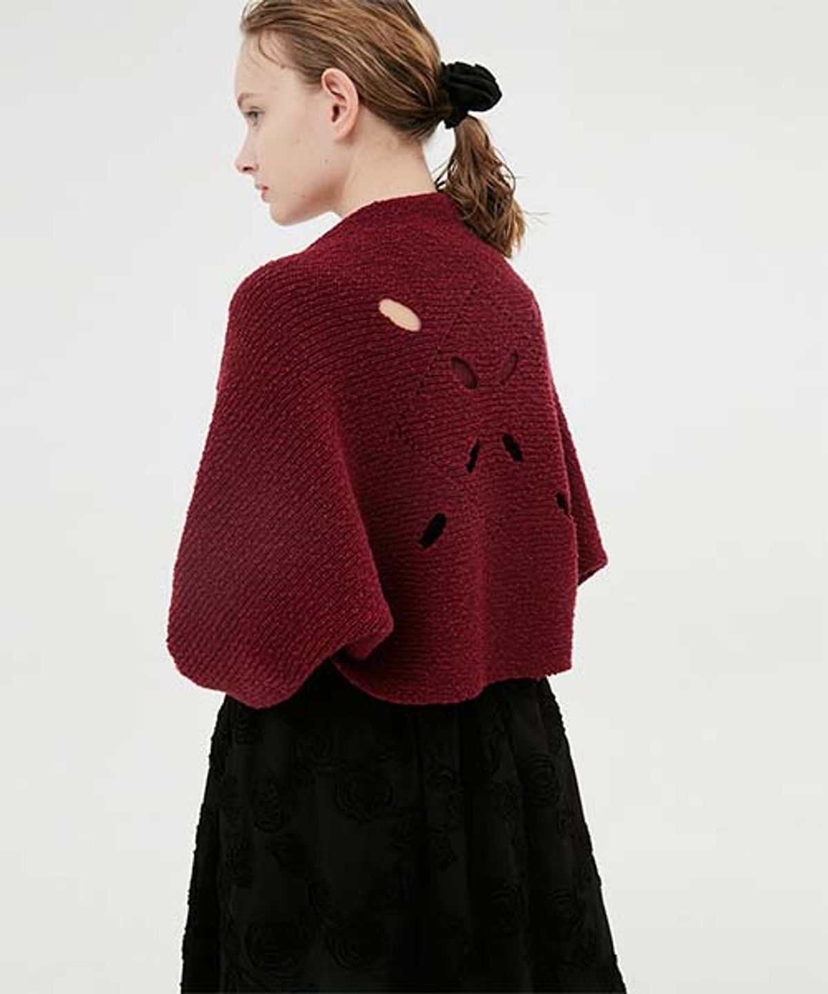 문선(MOONSUN) ESSENTIAL_Eclipse Argyle Hole Knit Bolero [Wine]