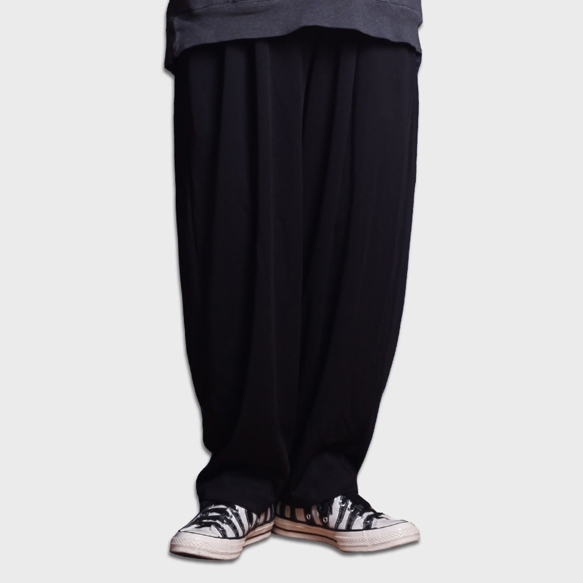 리스펙트(RESPECT) two tuck wide balloon pants