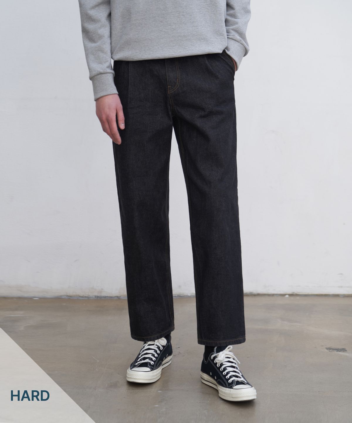 아워데이즈(OURDAYZ) TAPERED STRAIGHT RAW DENIM PANTS [HARD BLACK]
