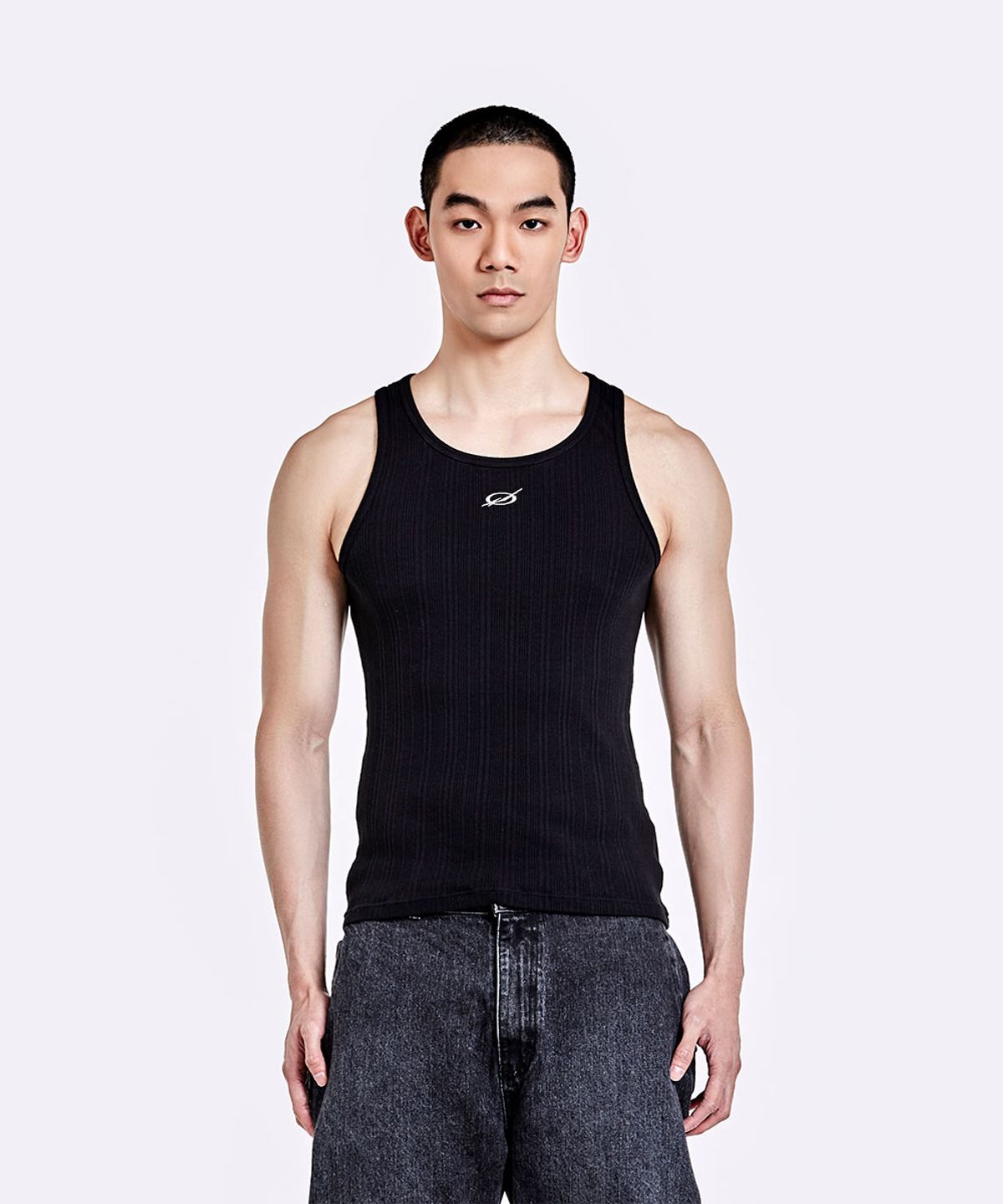 51퍼센트(51PERCENT) Irregular logo embroidery logo sleeveless - Black