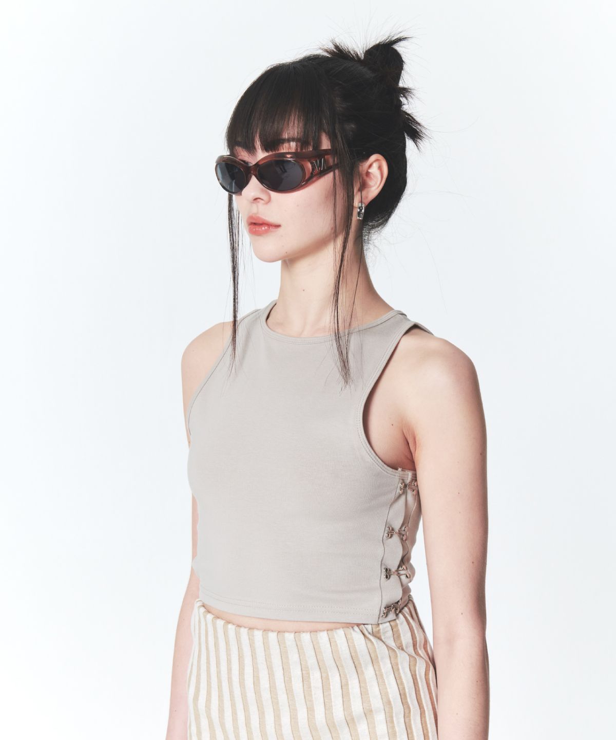 인프랩(INPREP) Hook N Eye Tank Top Beige