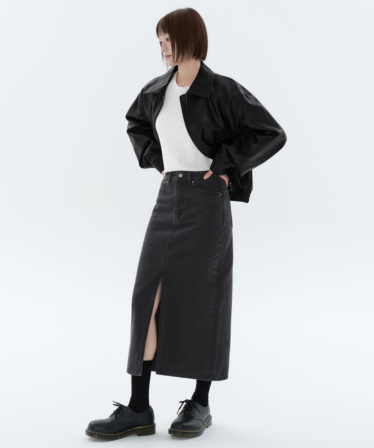 무신사 스탠다드 우먼(MUSINSA STANDARD WOMAN) 우먼즈 프론트 슬릿 데님 롱 스커트 [워시드 블랙]
