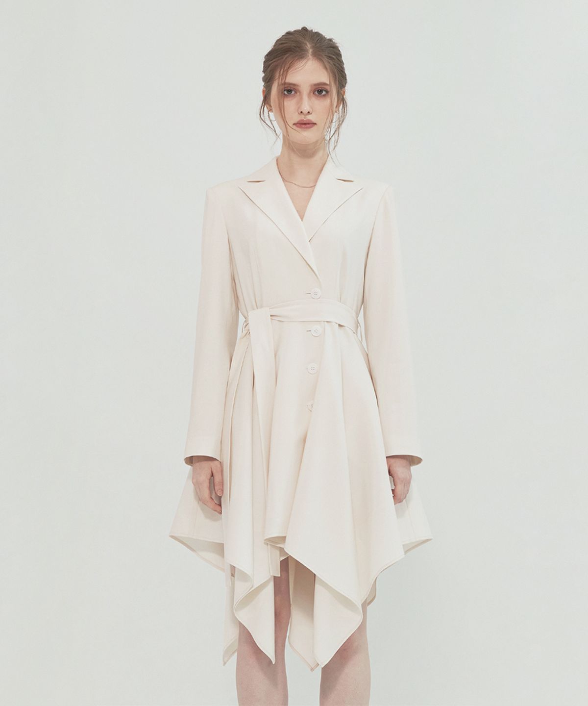 모노포비아(MONOPHOBIA) ASYMMETRICAL DRESS WITH SQUARE CUTTING DRAPE IVORY