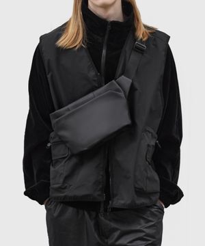 타오 M18 슬링백 블랙