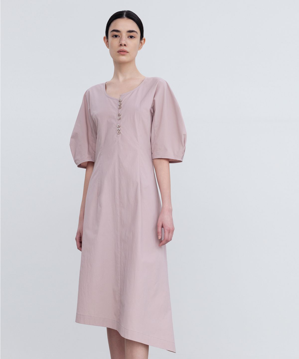 리이(RE RHEE) BALLOON SLEEVE ASYMMETRIC HEM DRESS