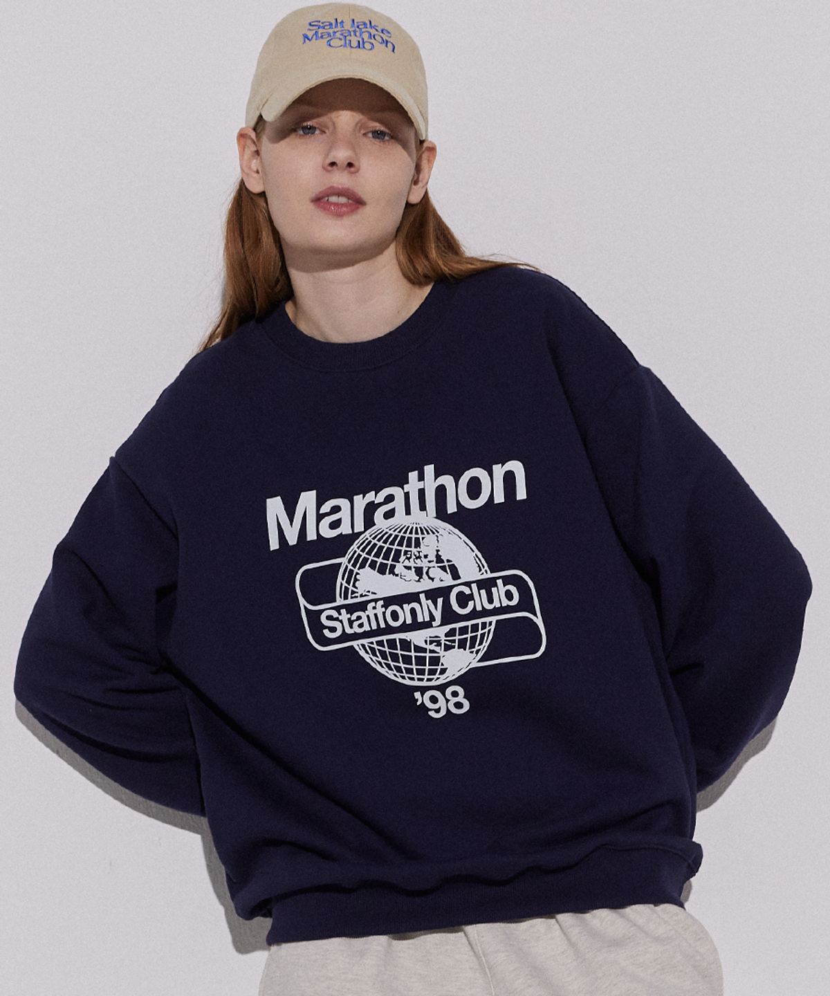 스텝온리(STAFFONLY) MARATHON SWEATSHIRTS (NAVY)