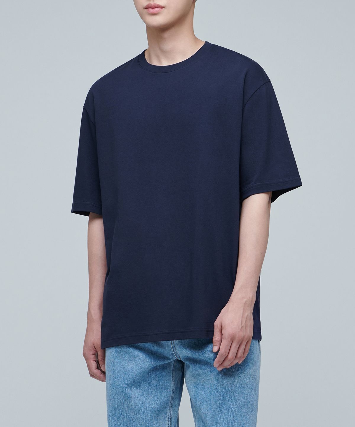 무신사 스탠다드(MUSINSA STANDARD) 릴렉스 핏 크루 넥 티셔츠 2 [네이비]