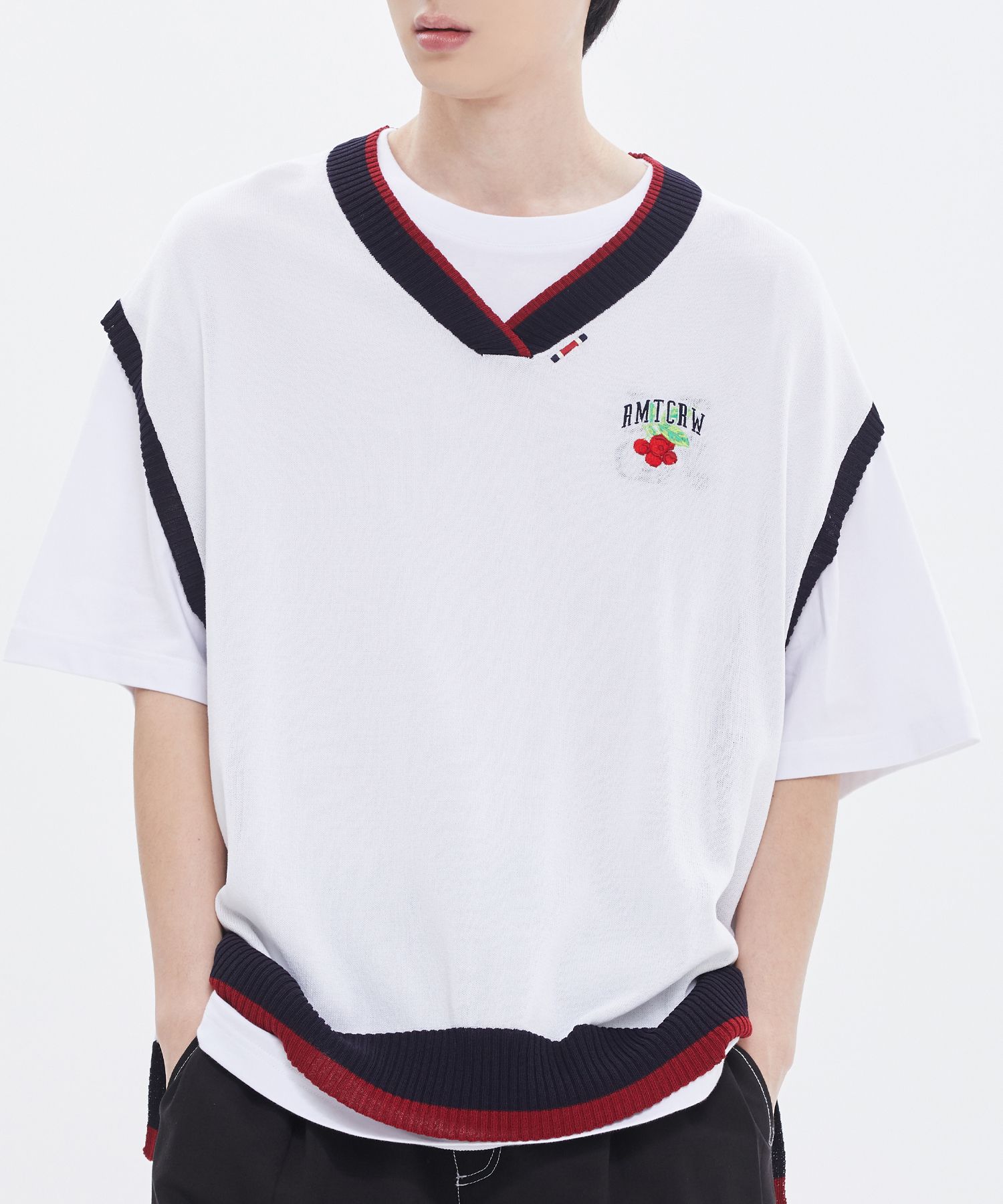 MUSINSA | ROMANTIC CROWN FRUIT KNIT VEST_WHITE