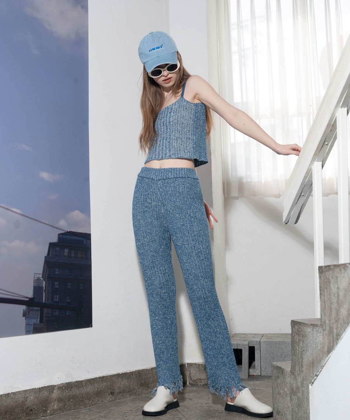 언유주얼 노말(UNUSUALNORMAL) DAMAGED KNIT PANTS_DENIM BLUE