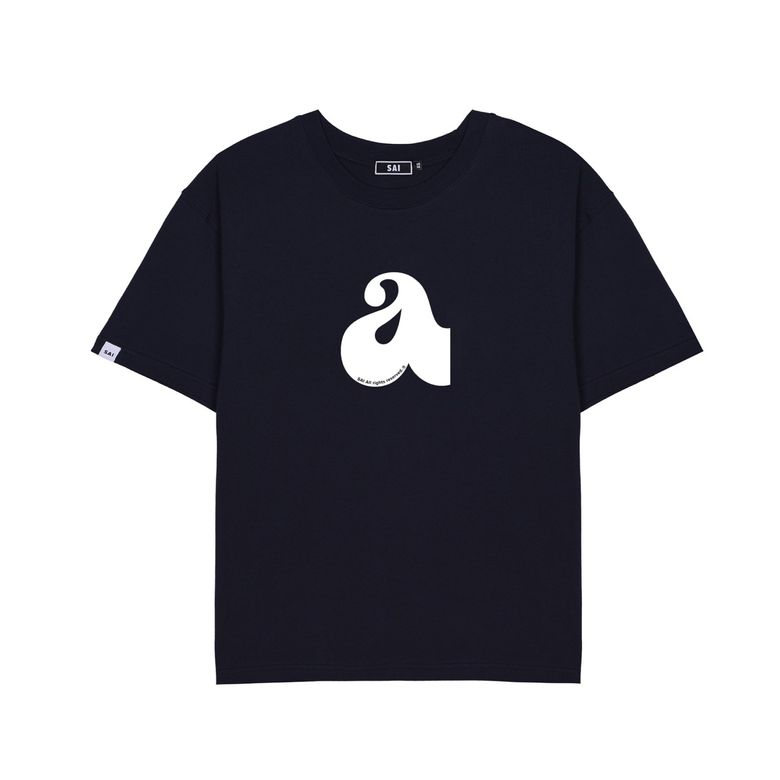 SAI 003 ‘a’ 빅로고 티셔츠 네이비