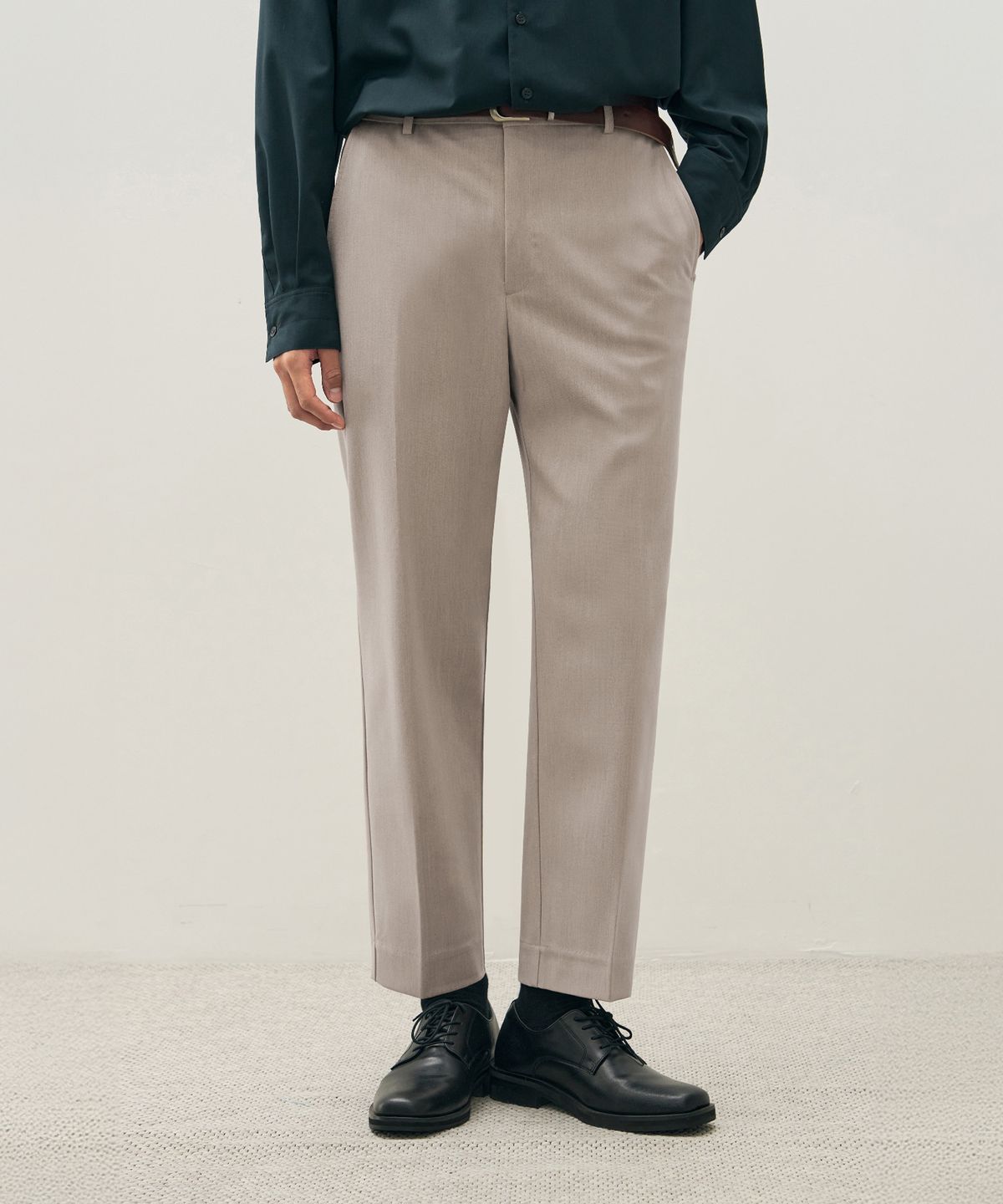 드로우핏(DRAW FIT) 밴딩 테이퍼드 슬랙스 [L.BEIGE]