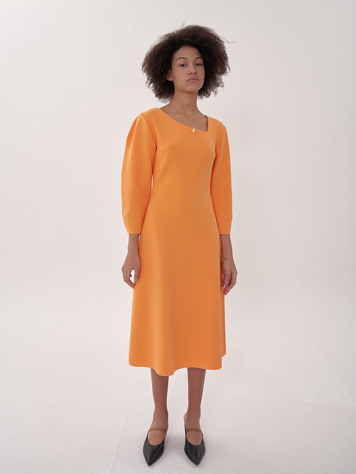 비먼(VIMUN) signature v-neck dress_orange
