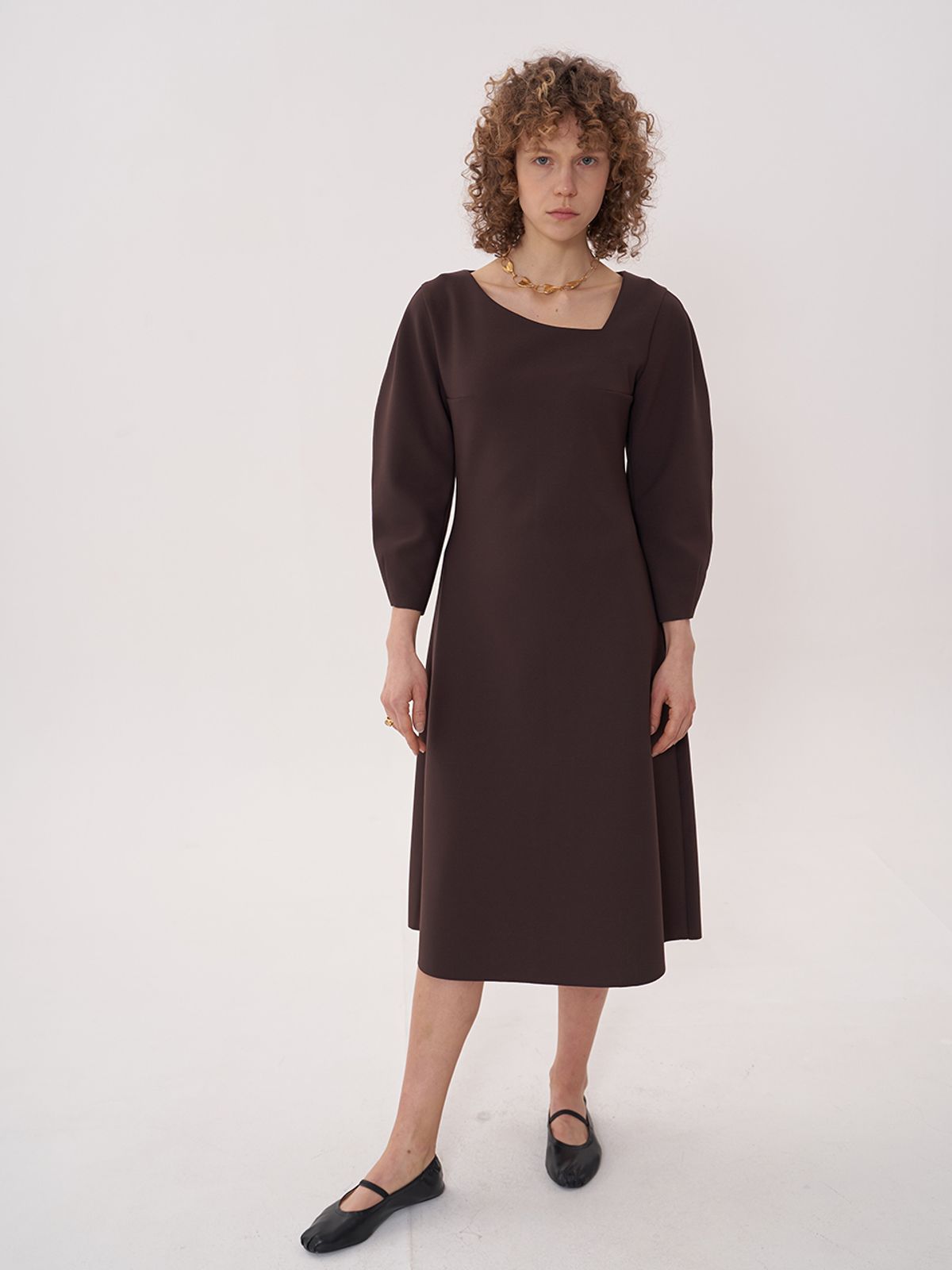 비먼(VIMUN) signature v-neck dress_brown