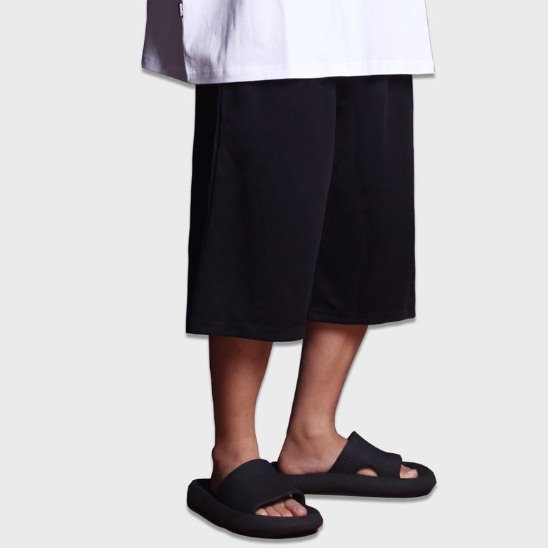 two tuck easy wide half pants