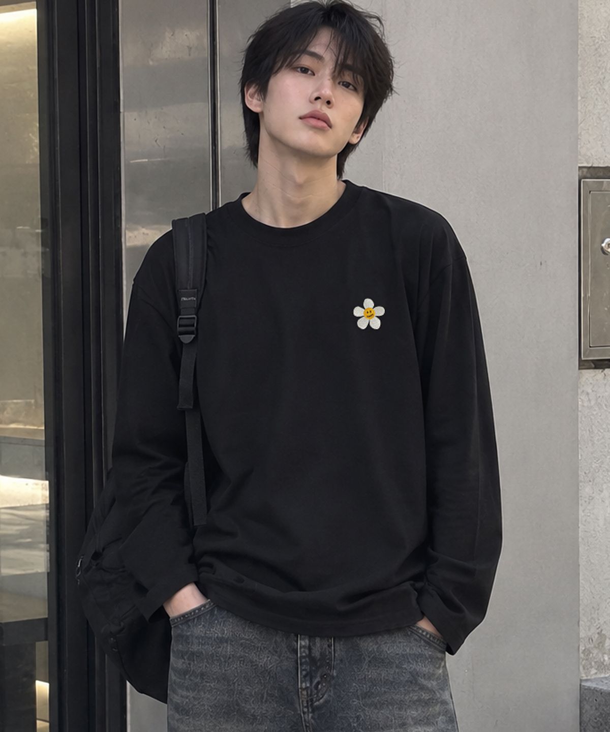 그레이버(GRAVER) [UNISEX]플라워도트 자수 롱슬리브_2color