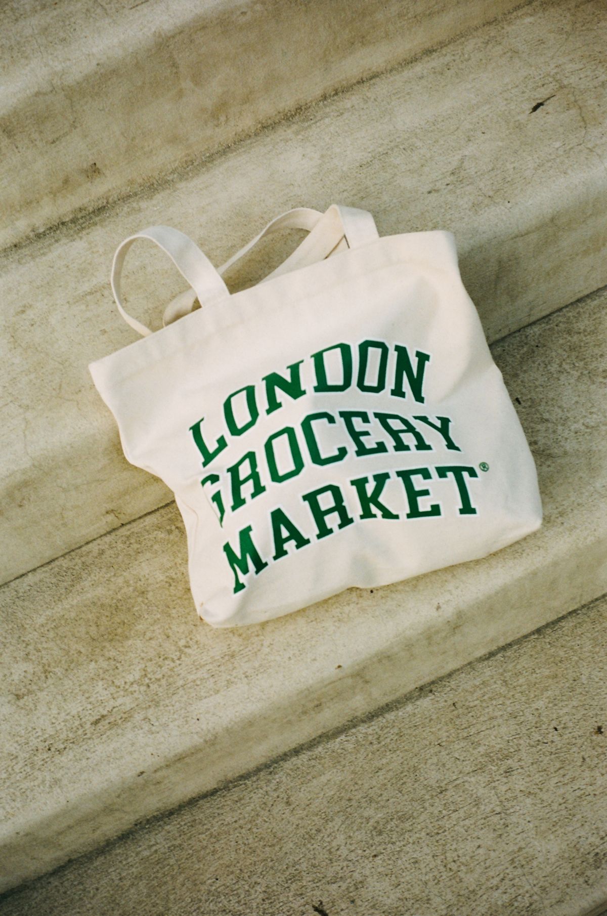 런던그로서리마켓(LONDON GROCERY MARKET) College Logo Tote Bag