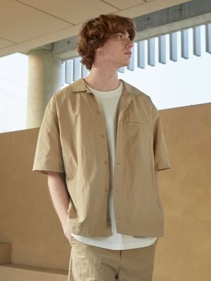 에센셜 이지 하프 셔츠 BE