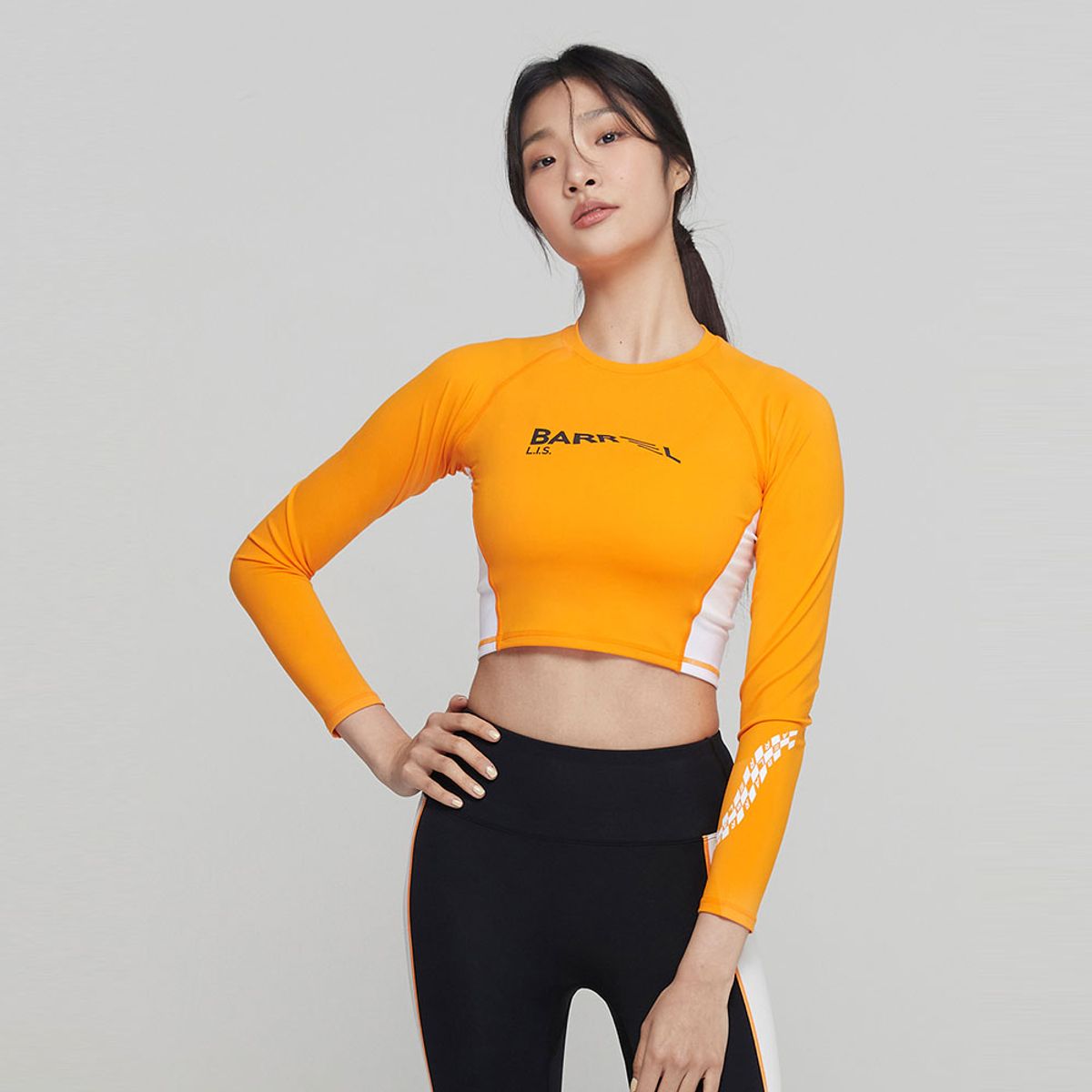배럴(BARREL) 우먼 무브 크롭 래쉬가드 솔라오렌지 (BI2WWRG06SOR)