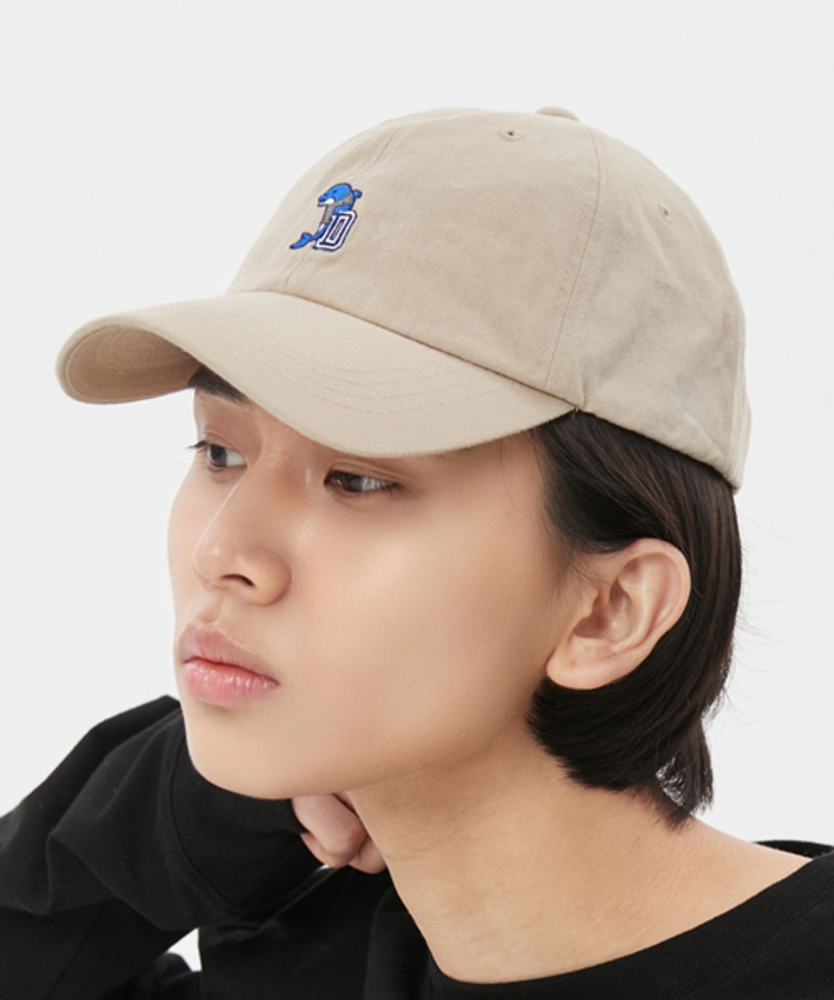 돌핀웨이브어패럴(DOLPHIN WAVE APPAREL) 돌핀&이니셜 자수 볼캡 베이지