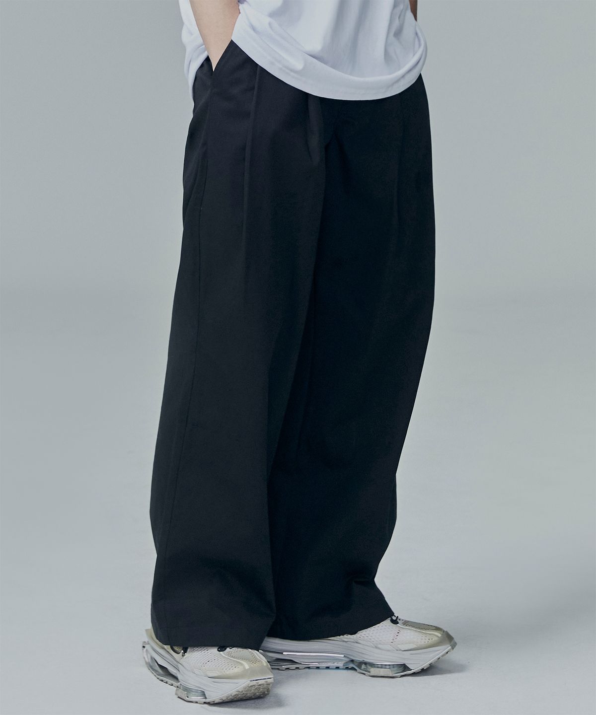 낫포너드(NOT4NERD) Two Tuck Wide Cotton Pants - Black